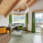 ホテル Alpenaussicht オーバーグールグル