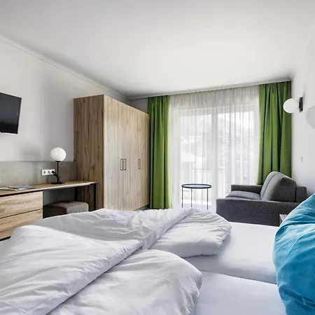 Hotel Alpenaussicht 4*