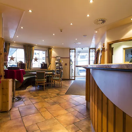 Alpenaussicht 오베르구르글