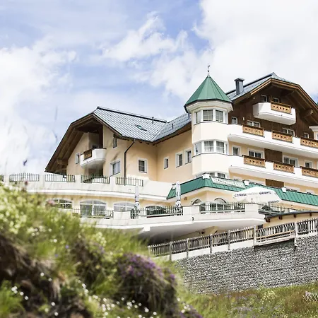 Alpenaussicht 4* 오베르구르글