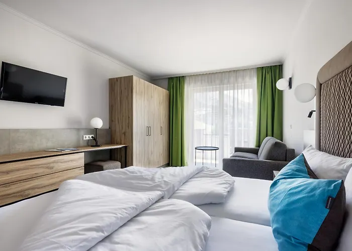 Hotel Alpenaussicht 4*