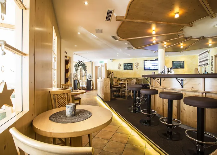 호텔 Alpenaussicht 4*