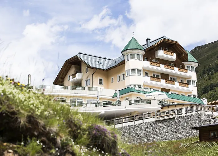 Alpenaussicht 4* 오베르구르글